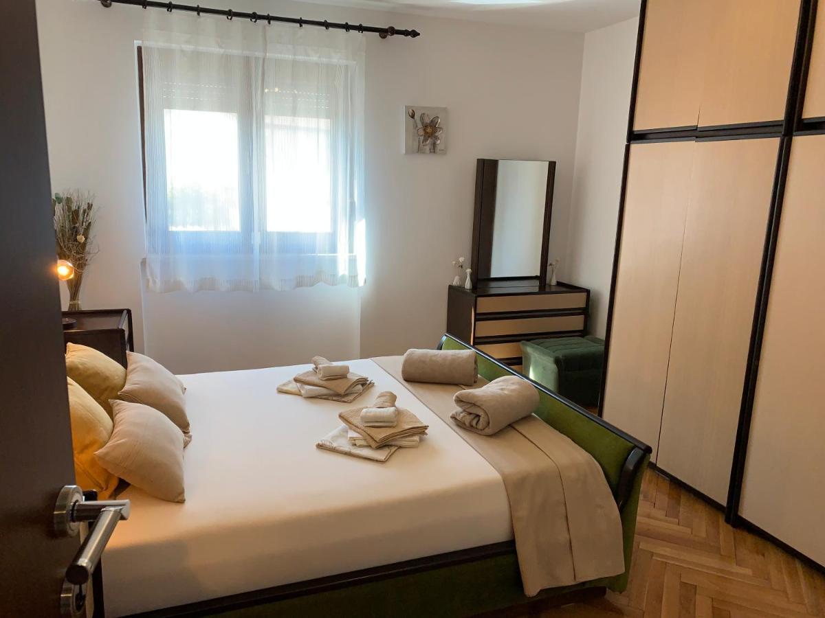 Puntizela-Patty Apartment Пула Екстериор снимка