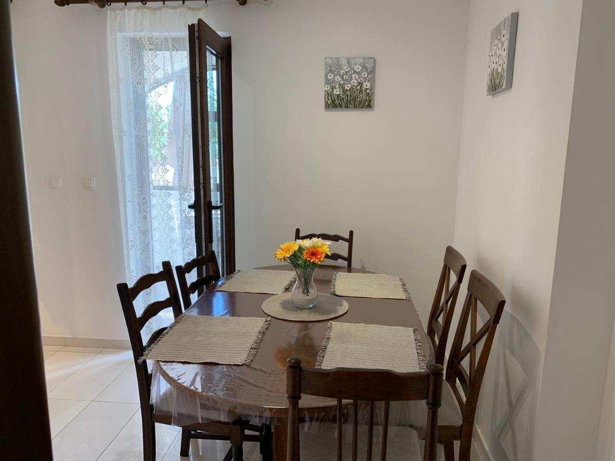 Puntizela-Patty Apartment Пула Екстериор снимка