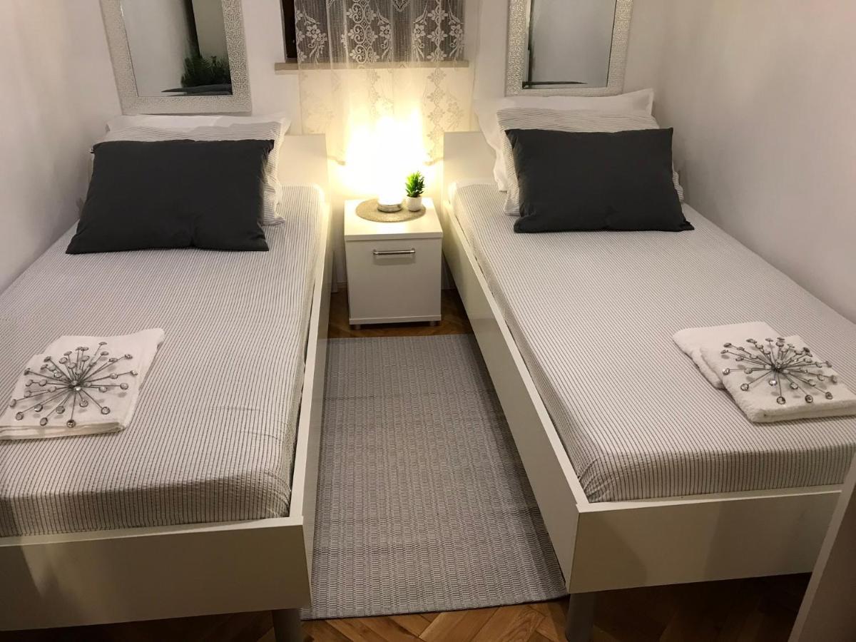 Puntizela-Patty Apartment Пула Екстериор снимка