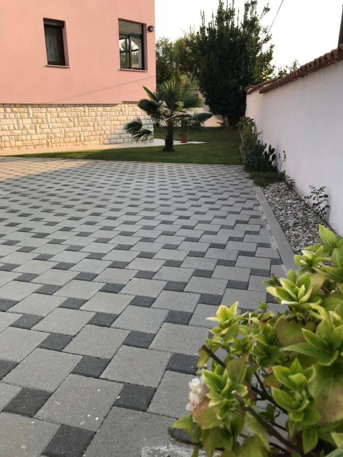 Puntizela-Patty Apartment Пула Екстериор снимка